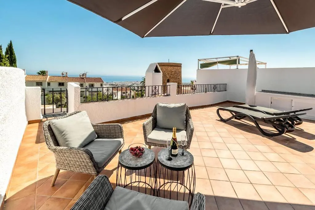 Hermosa Casa Con Terraza E Increibles Vistas Al Mar Y La Montana Nerja Spain